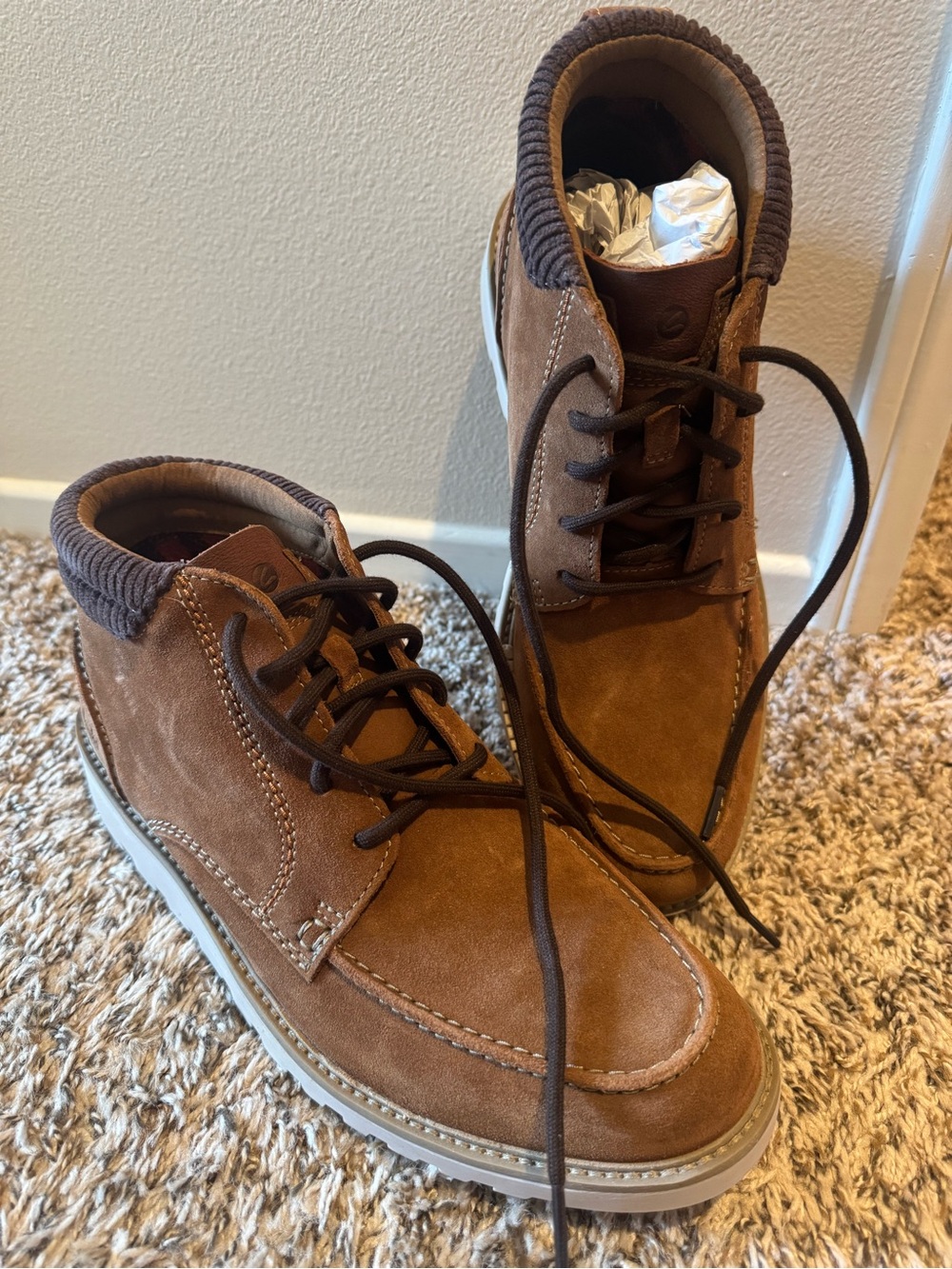 Clarks Collection Barnes Mid Boots in Cola Brown Suede Men's Size 11